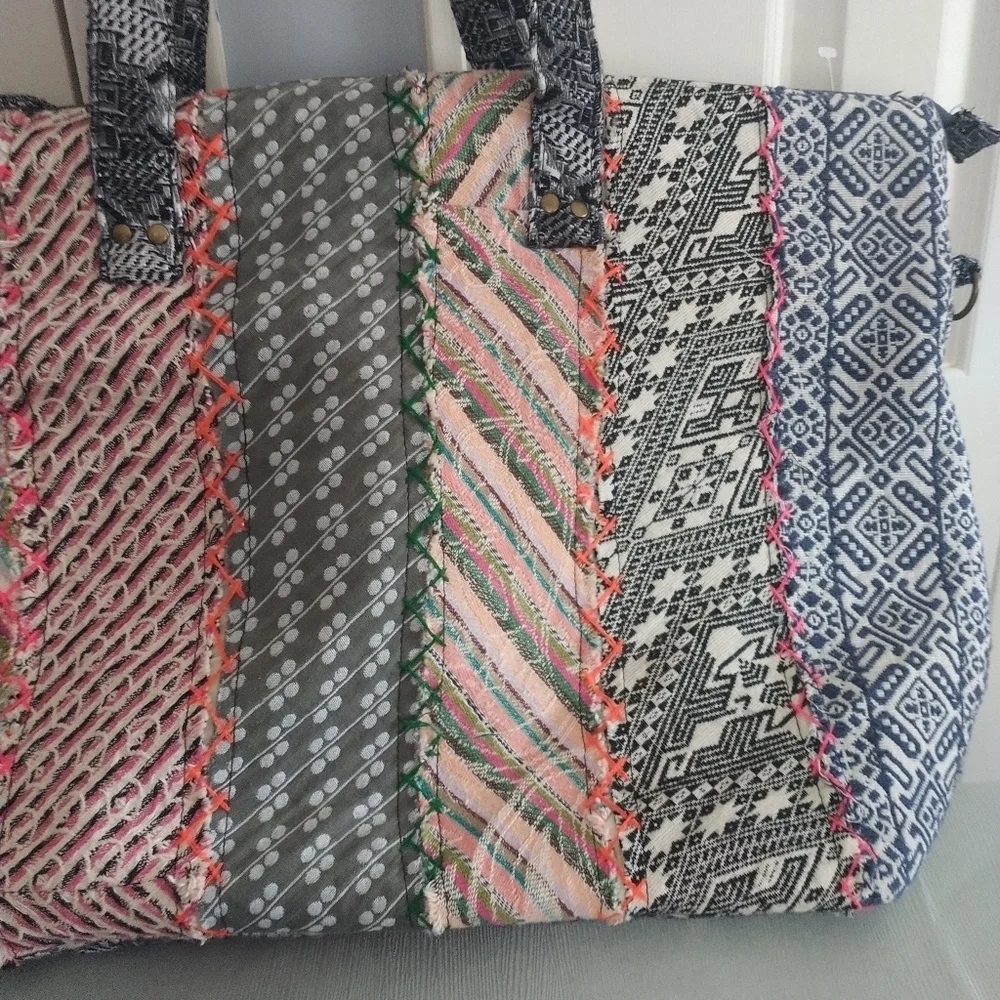 Demdaco Your Journey Multi ColorWeekender Bag Tote - Picture 4 of 14